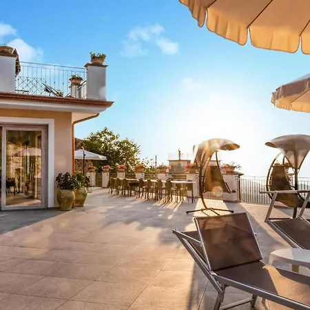 In With Kitchen Holiday home Laureana Cilento