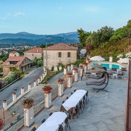 In With Kitchen Holiday home Laureana Cilento