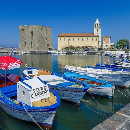 Dom wakacyjny In With Kitchen Torchiara
