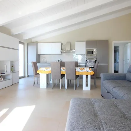 In With Kitchen Laureana Cilento